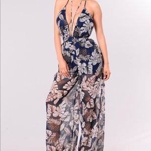 Super cute jumpsuit!! Never worn, with tags!!😍